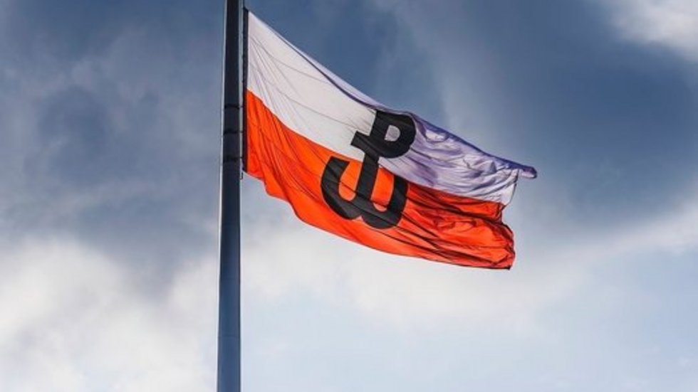 Defiant Spirit - Polish Flag with "Polska Walcząca" on Warsaw Uprising Anniversary Polska flaga z symbolem Powstania Warszawskiego