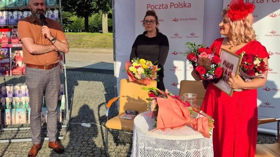 Zdjęcie z promocji książki z udziałem dr Eweliny Kostrzewskiej